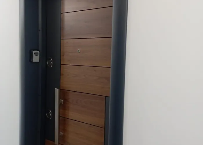 Leona B-3 Apartman Divcibare